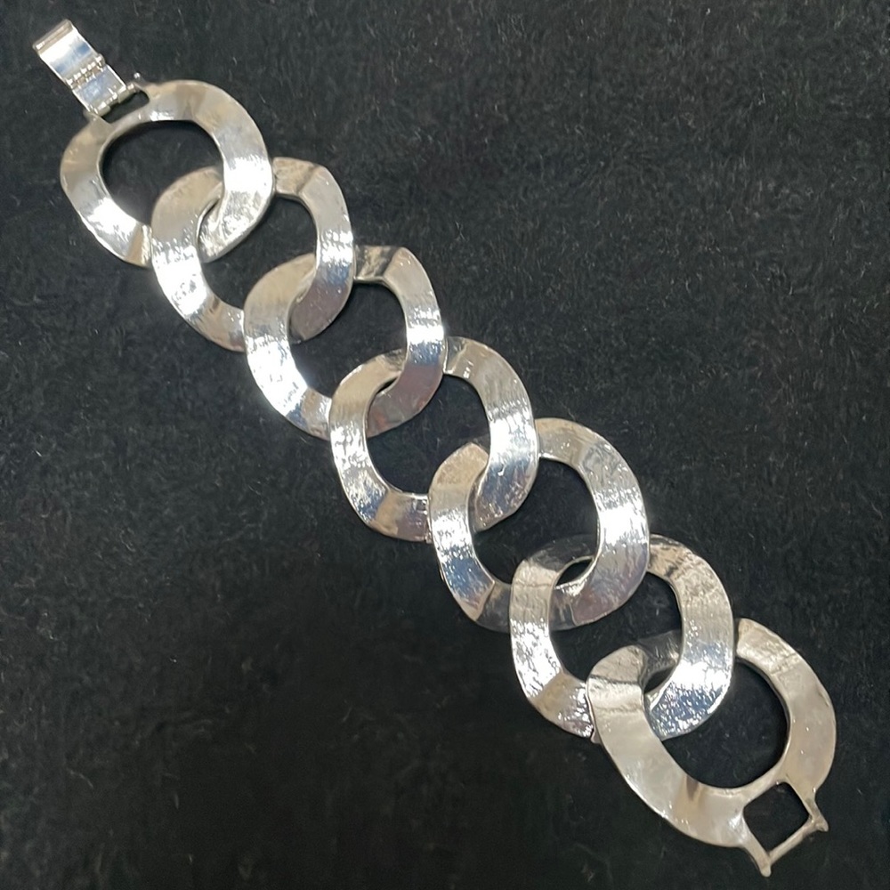 Circle clip on bracelet